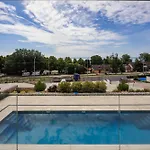 Διαμέρισμα Panorama Corner - Pool, Sauna, Parking *