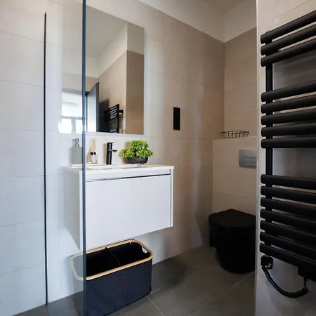 Panorama Corner - Pool, Sauna, Parking דירה