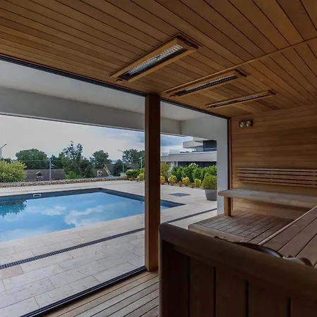 Panorama Corner - Pool, Sauna, Parking דירה
