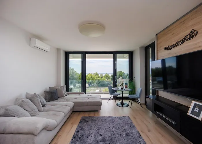 Panorama Corner - Pool, Sauna, Parking *