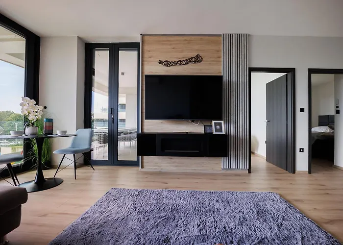 Panorama Corner - Pool, Sauna, Parking Apartament *